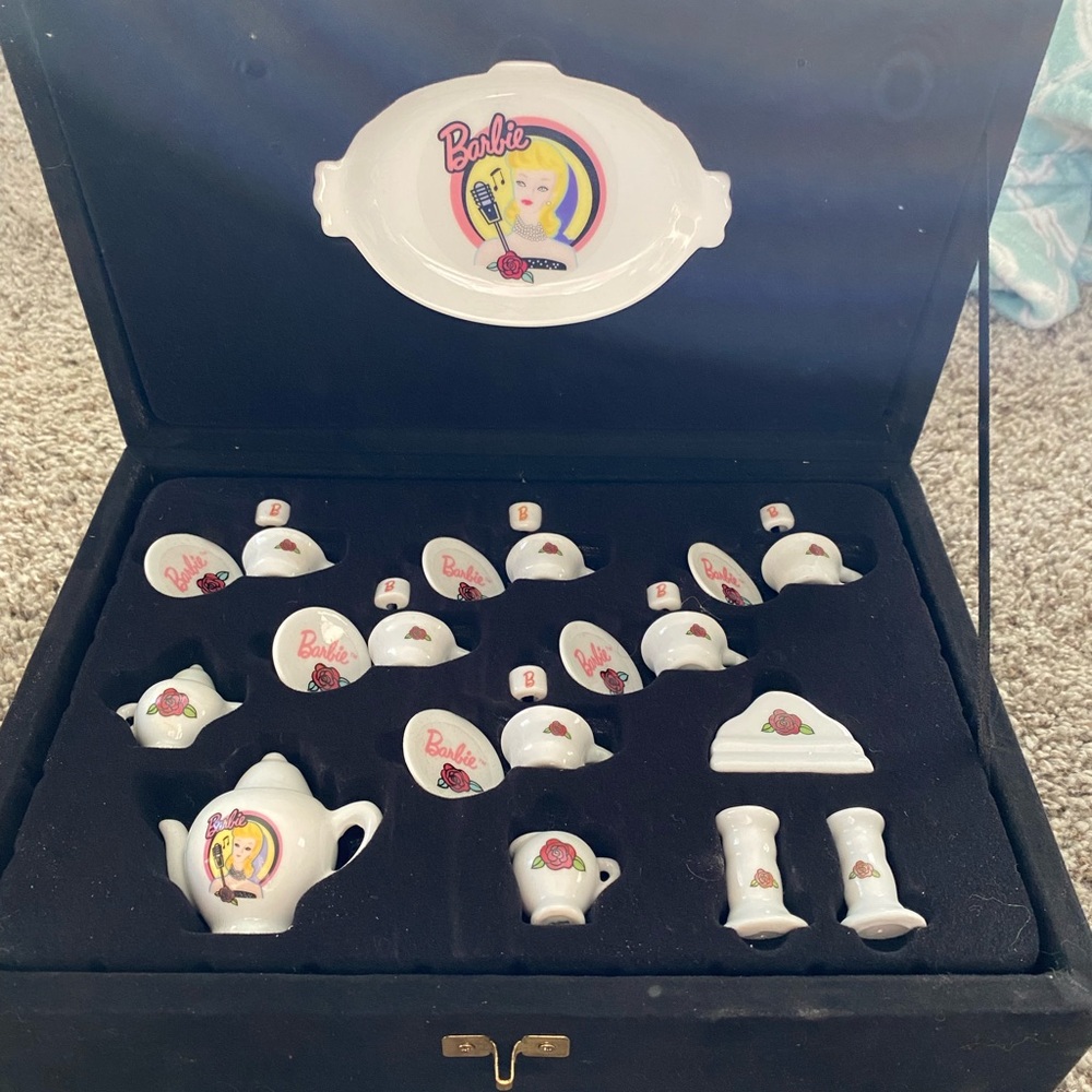 Solo in the Spotlight - Barbie Tea Set